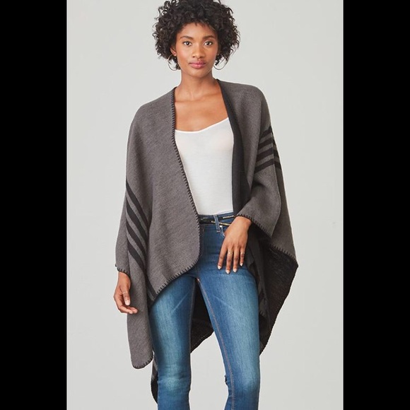 BB Dakota Sweaters - 🎥 Fab Fit Fun BB Dakota olive gray poncho New